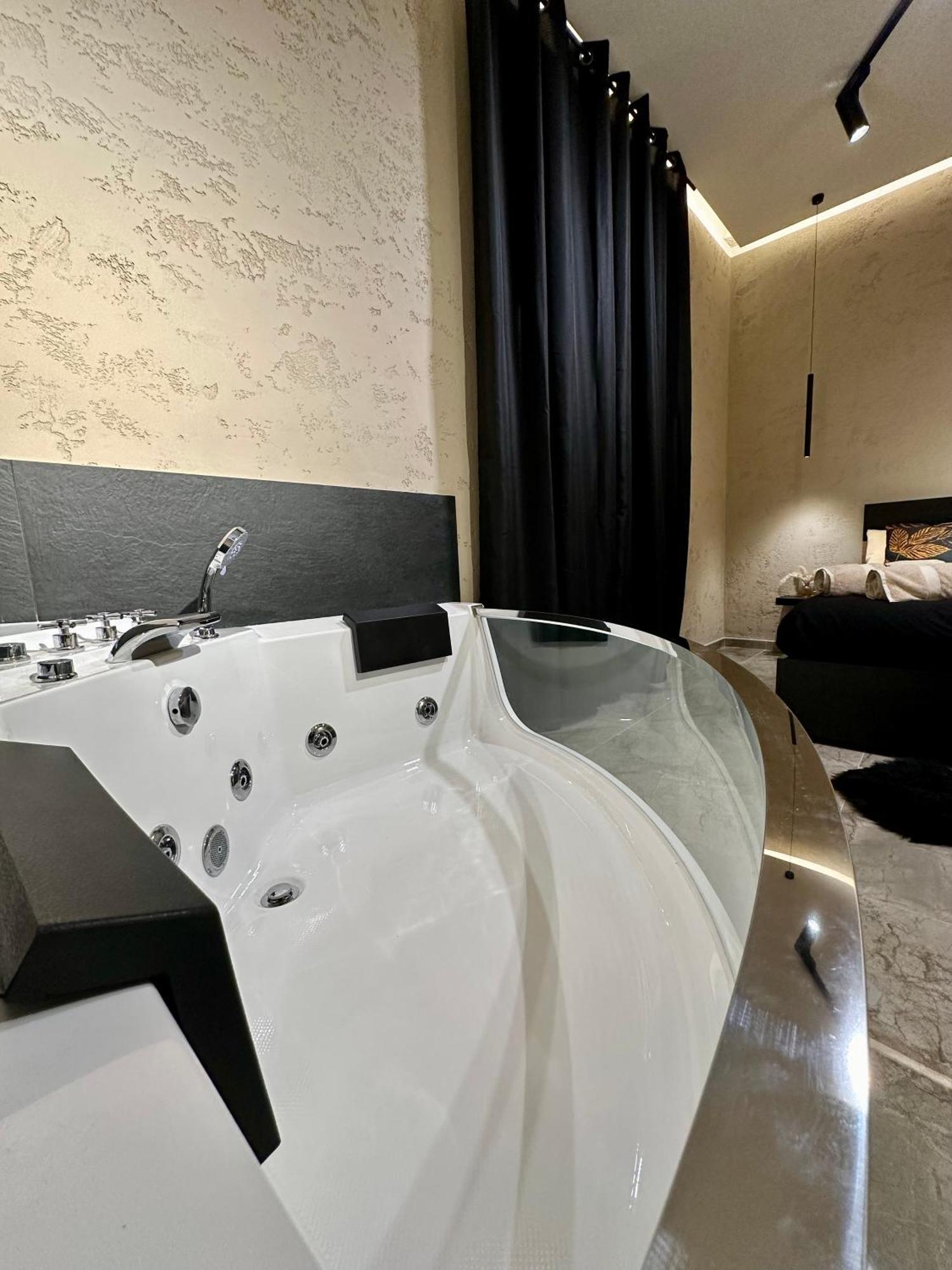 Apartment Falco Boutique With Jacuzzi *