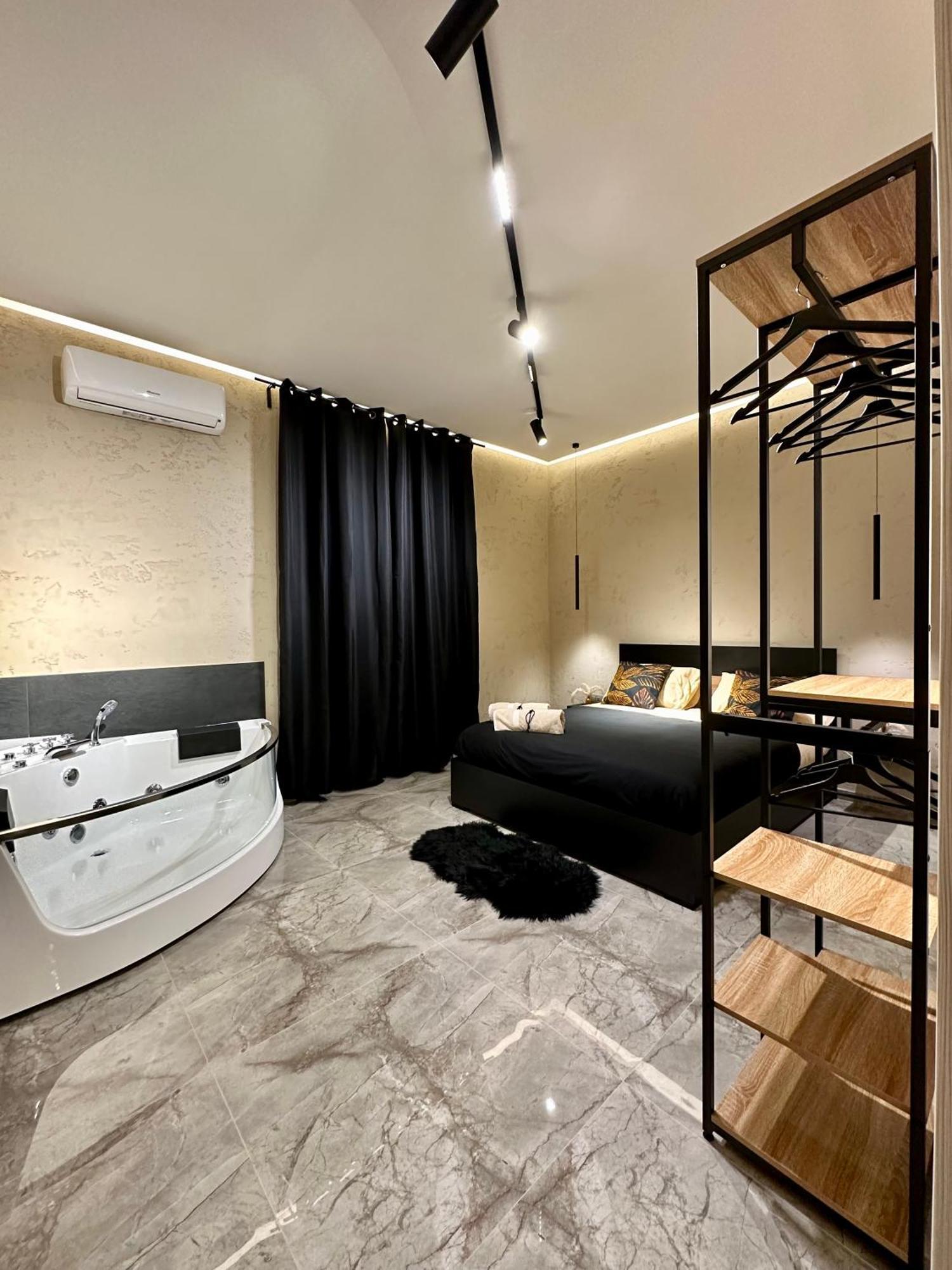 Apartment Falco Boutique With Jacuzzi Naples
