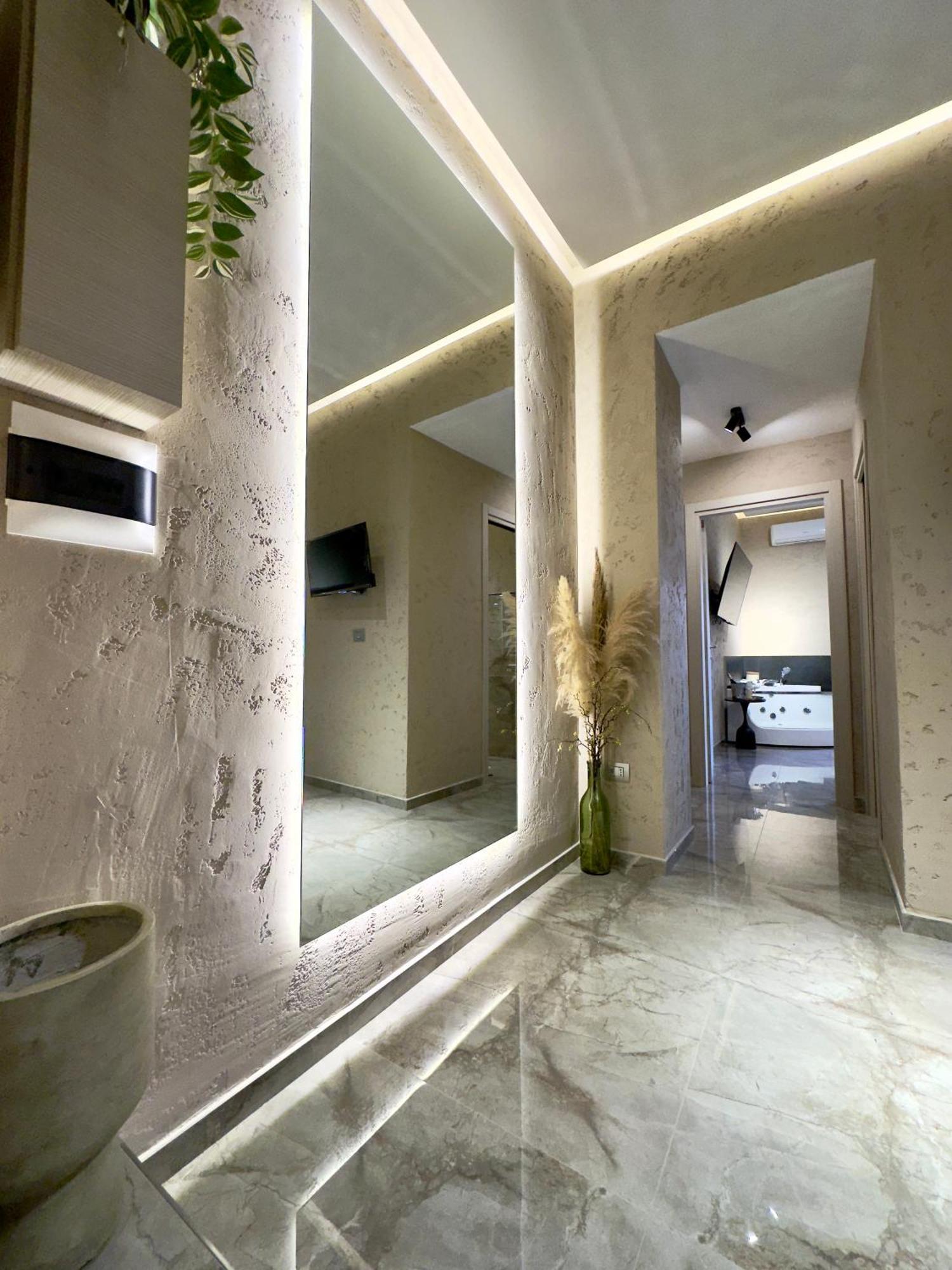 Falco Boutique With Jacuzzi Apartment *