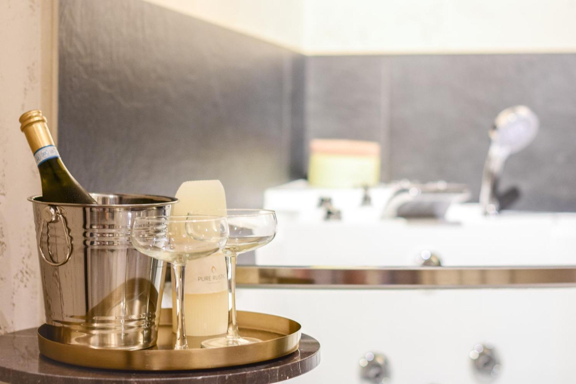 Falco Boutique With Jacuzzi